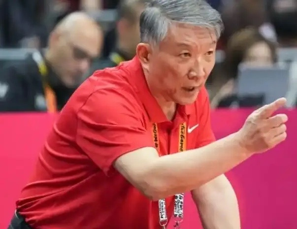 热身赛！中国女篮2分再次惜败澳大利亚，试问宫鲁鸣三点？1，你重点把唐子婷视为李梦
