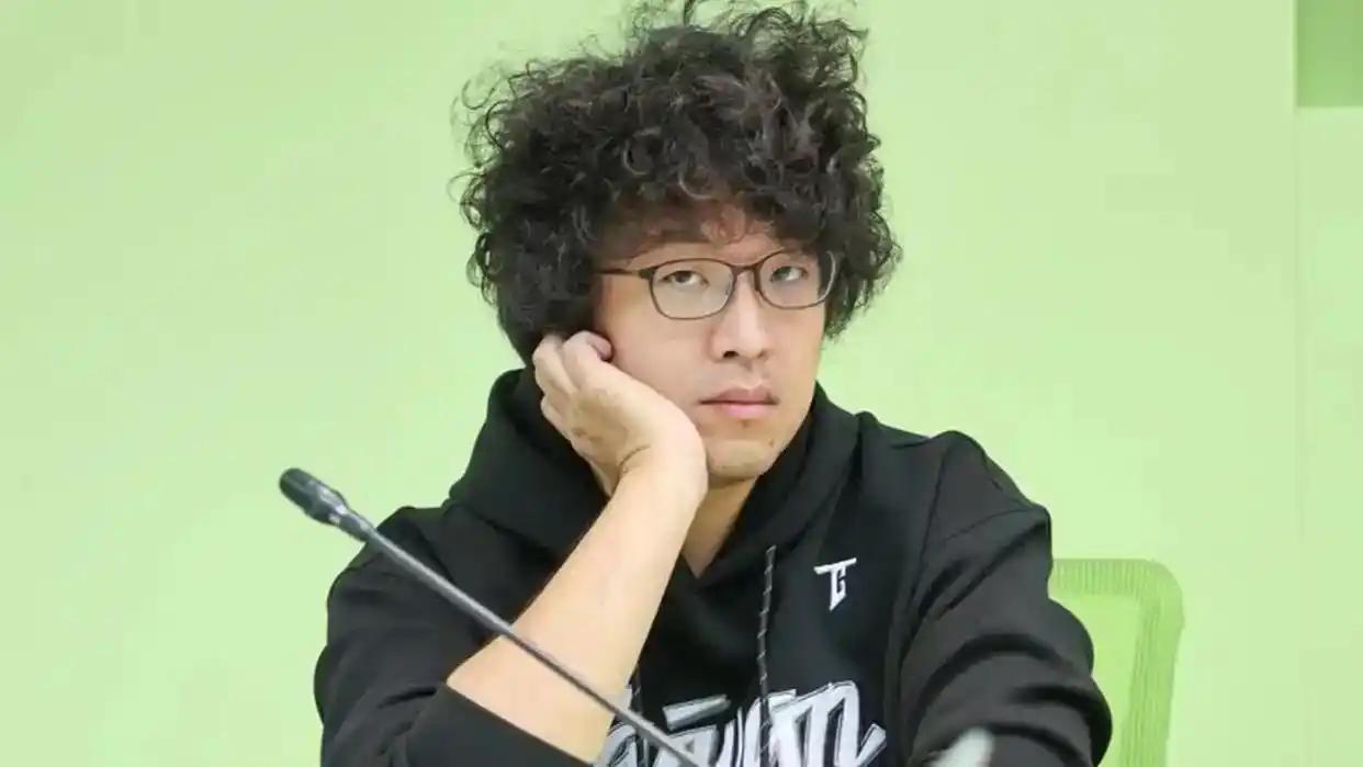 沈伯洋能天天待在台湾？这话问出来，连他自己都心虚。自从被大陆警方立案侦查