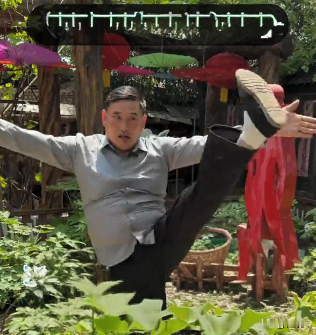 万万没想到，朱之伟老师还会功夫。真是人不可貌相，海水不可斗量。平时看他老实巴交的