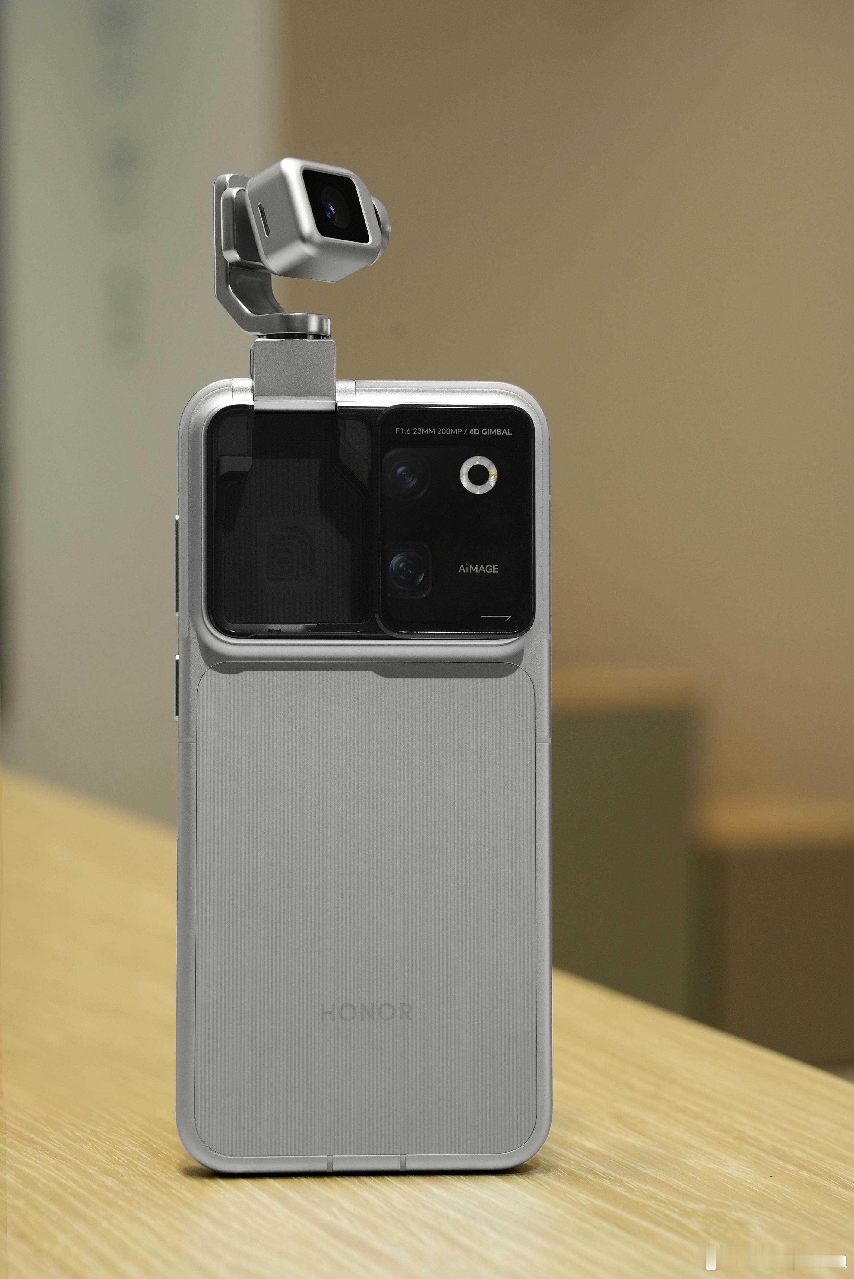 荣耀RobotPhone真机怎么样看着确实有未来感呀不愧是第一个机器人AI手机