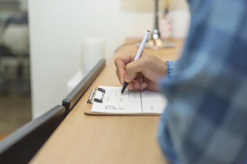 我就很纳闷一件事情，同样都是上夜班，收款室可以睡觉，化验室可以睡觉，彩超室可以