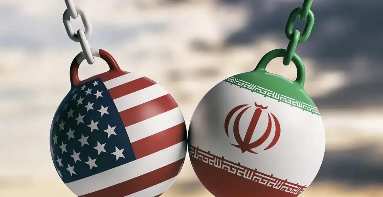 据新华社消息：在第一轮打击中，哈梅内伊被斩首。老头知道迟早会被弄死，为什么前期