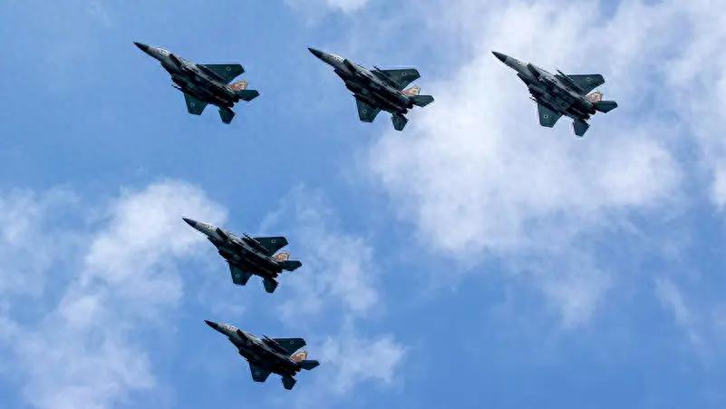 下手比美军还狠毒！以色列大规模空袭国际机场，连航站楼都炸