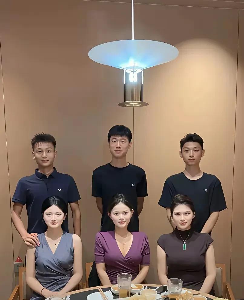 从这张图片你就可以看出哪对夫妻过的最幸福吗？