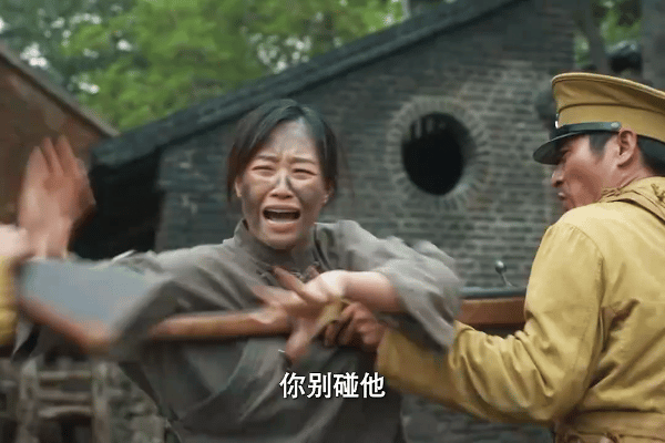 正在热播的《生万物》里，封腻味可谓是掀起轩然大波。他本是封四之子，因目睹父亲被宁