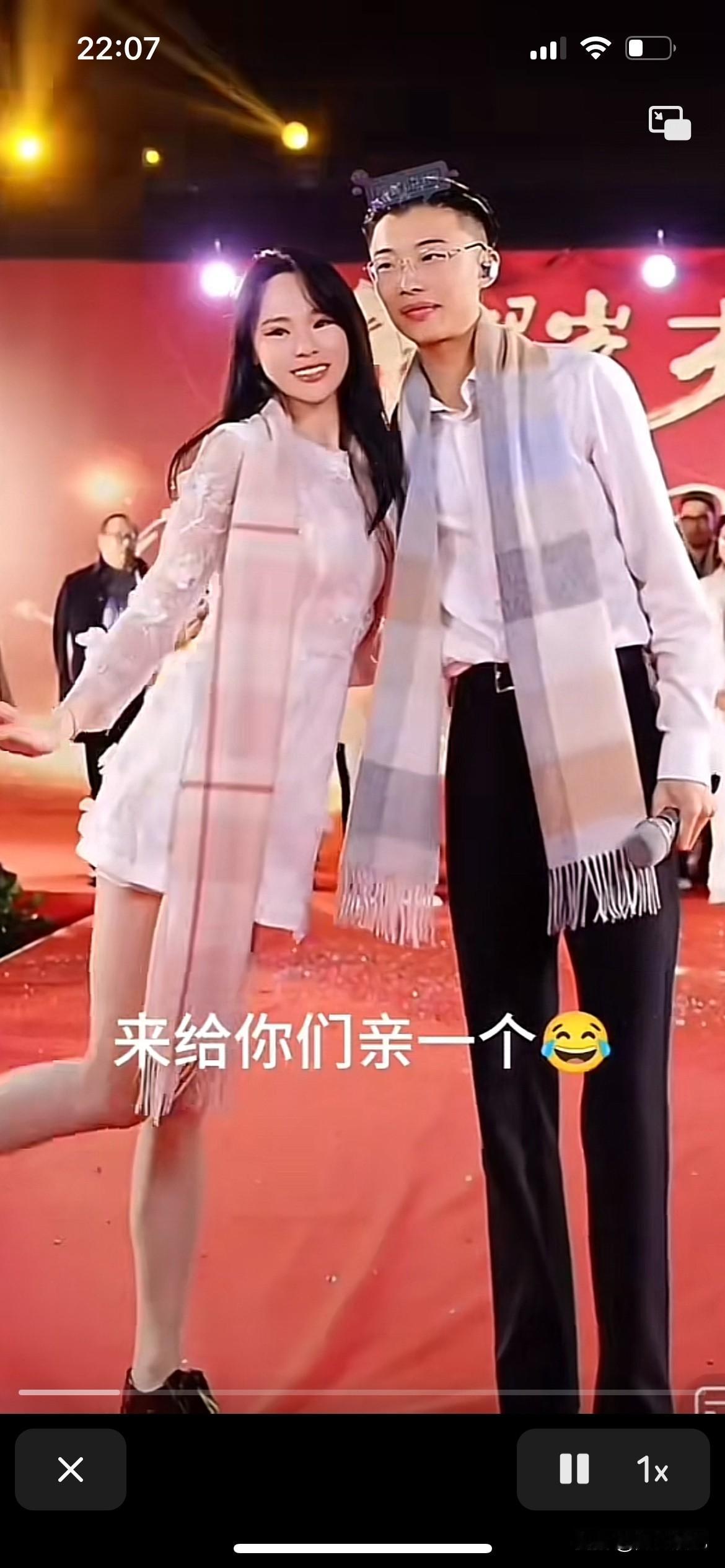 郭有才老师跟苏畅就是天生一对的，苏畅给了郭老师很大的帮助，一个二十多岁农村出来的