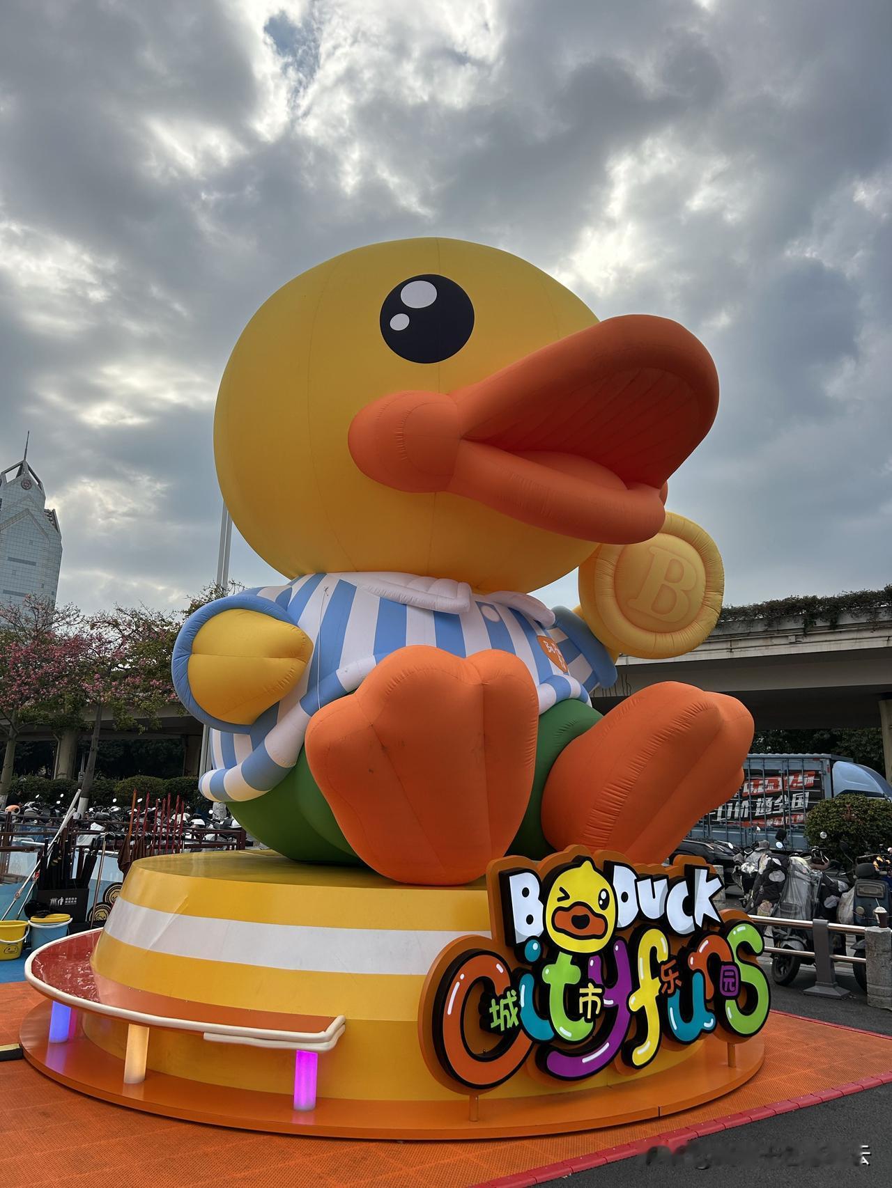 很多普通人为什么普通，因为普通人的人生其实是一直普通，一辈子都是被资本洗脑和