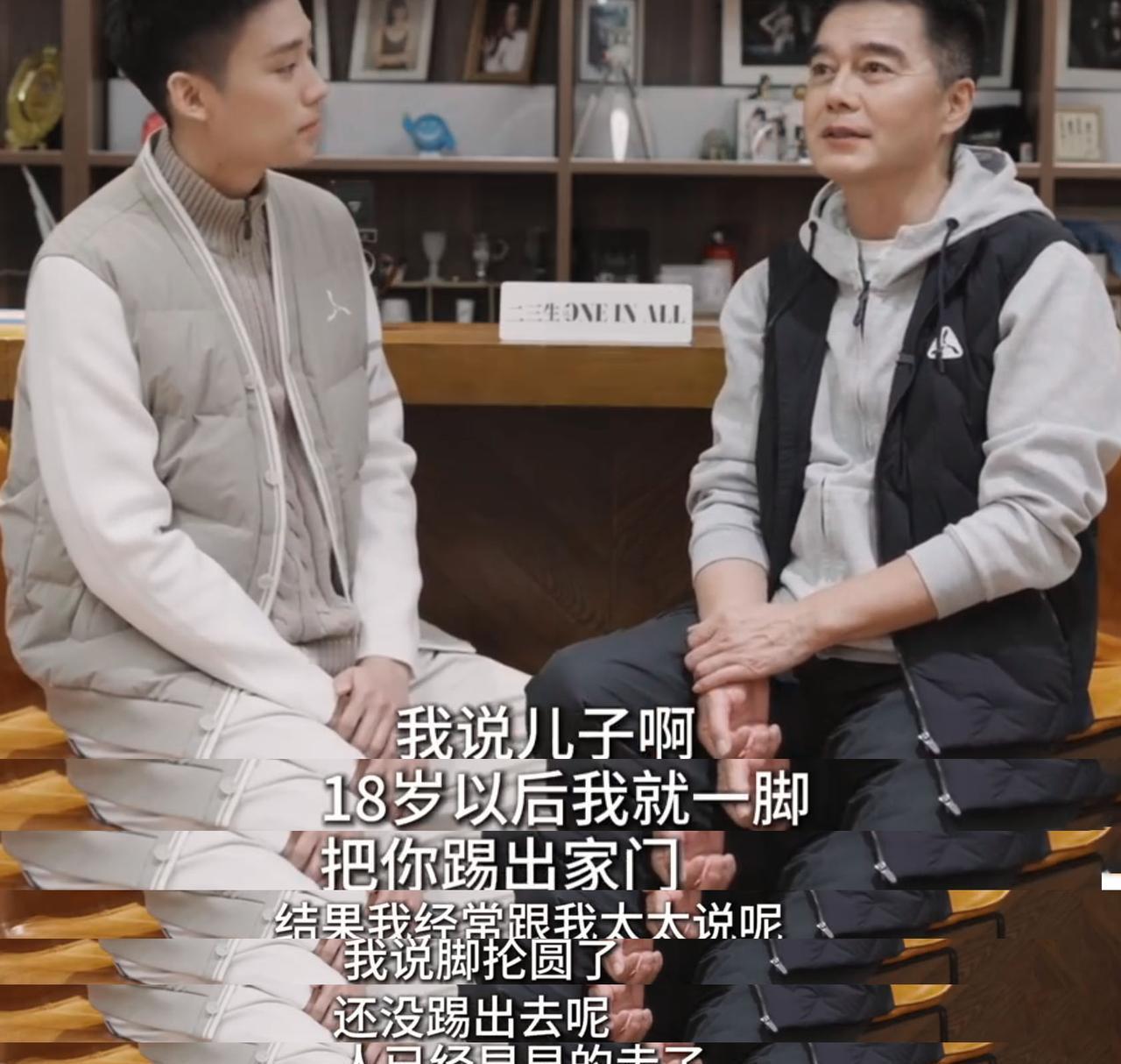 她颤抖着写下「儿子怎么办」，却不知道儿子早已准备好答案。你见过20岁男孩的手吗