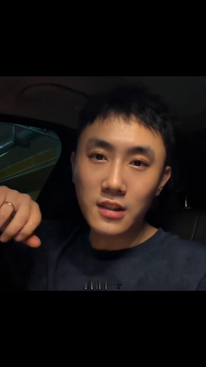 聊一聊吴敬平指导关于樊振东输球的两个发文。·第一则，吴指导有私心吗？肯定是有的