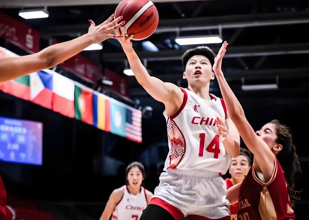 中国大运女篮做到了！在世界篮球的领域里，什么时候有过中国的球队打败美国的球队？
