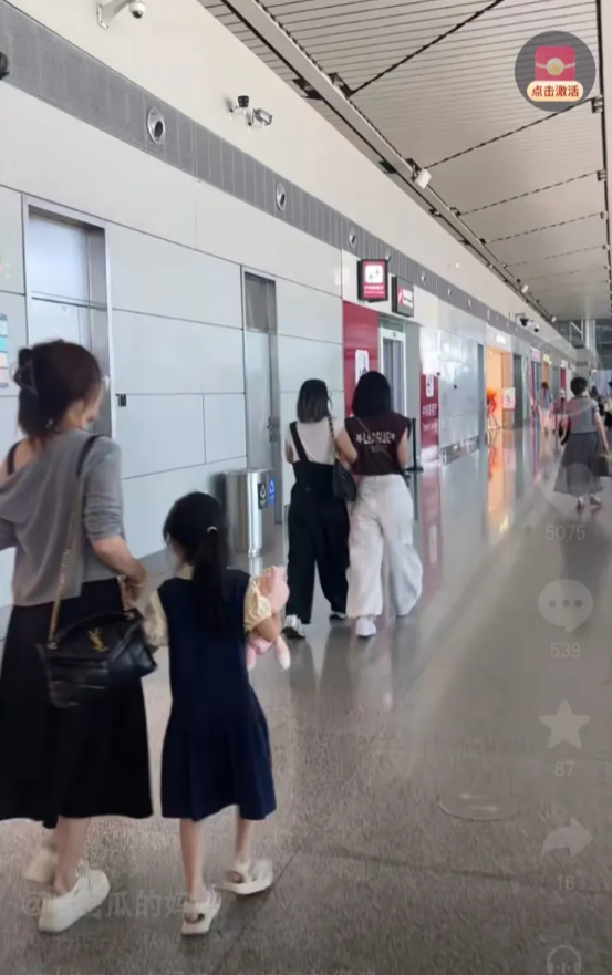 直到看到哈妈发视频他们一家人今天回温州了才明白了，瑾汐的这个选择多明智。