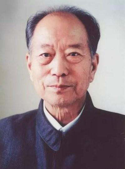 他是主席的好干部，1979年判刑13年，2004年去世数万人沿街磕头！他被人称为