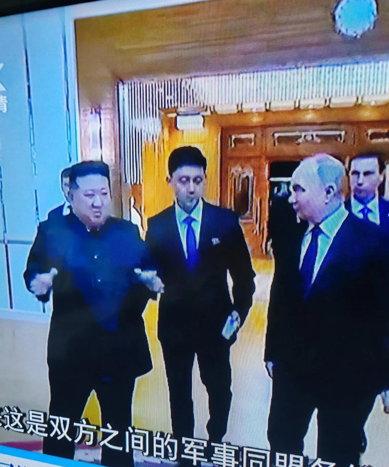 九三阅兵后，俄朝两国领导人普京和金正恩一大一小会见很有意思。如今的俄罗