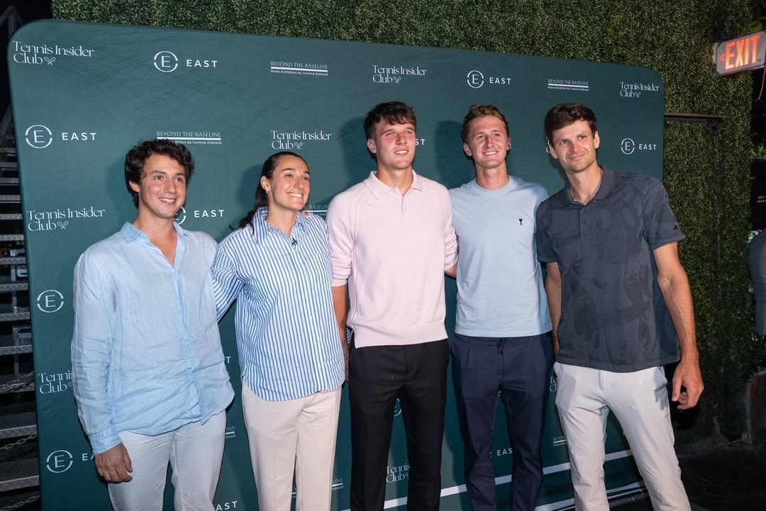 迈阿密赛的一个场外活动打卡照，你第一眼被谁夺去了注意力(无悬念)迈阿密1000赛