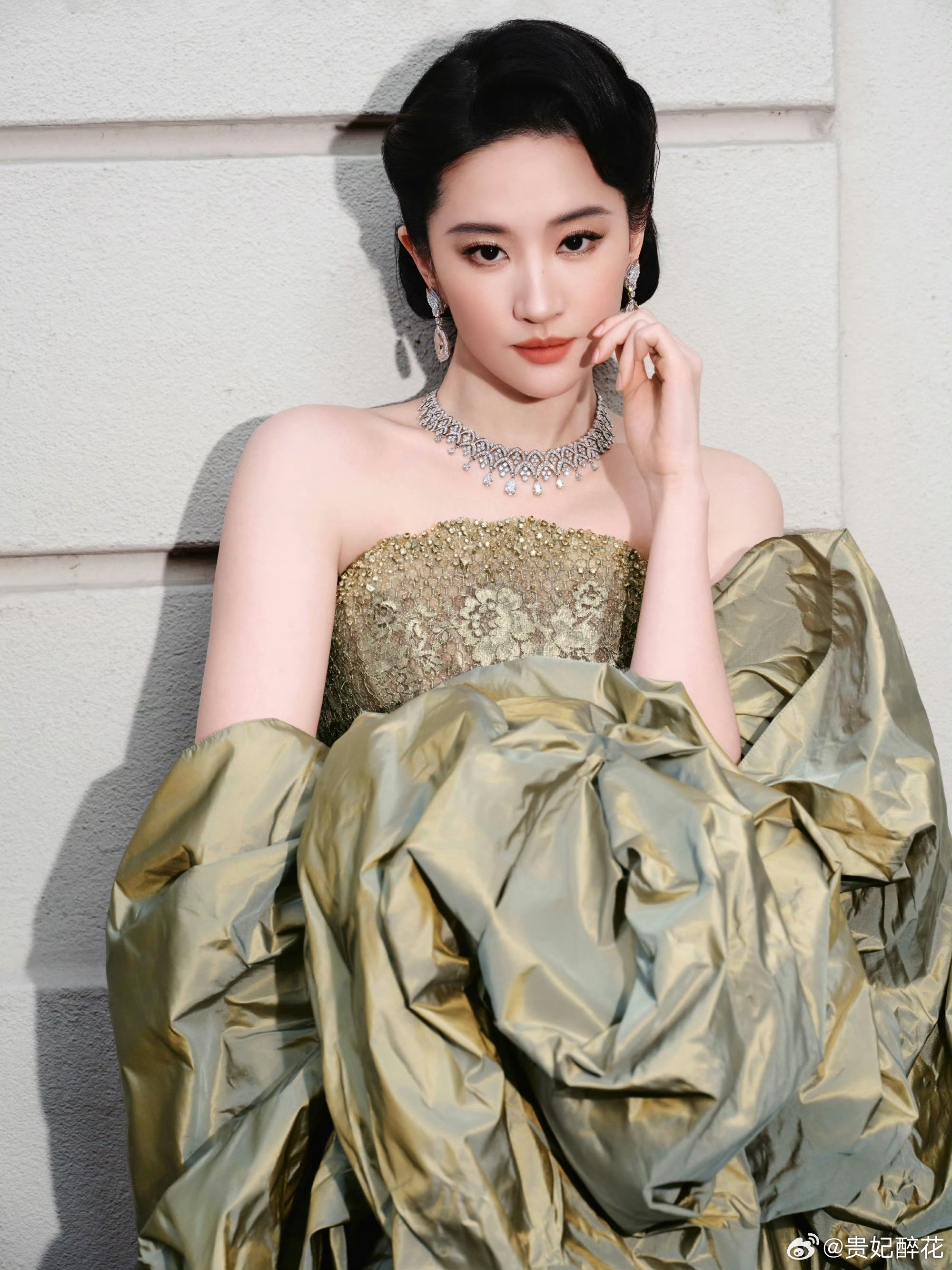 刘亦菲×宝格丽高级珠宝米兰发布活动继续携手老朋友登场！宝格丽全球品牌代言人刘