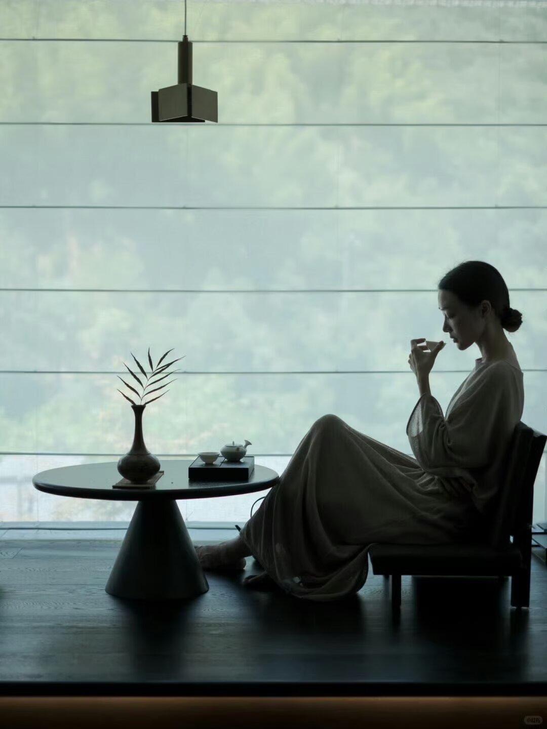 [点赞]一位社会学家说：“婚前，大部分女孩子生活的真实状况是，在城市的某个角落