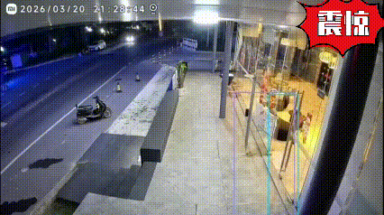 总结得真到位：一边酒后驾驶，一边非法营运，两人销户，五人受伤。这是3月21日晚