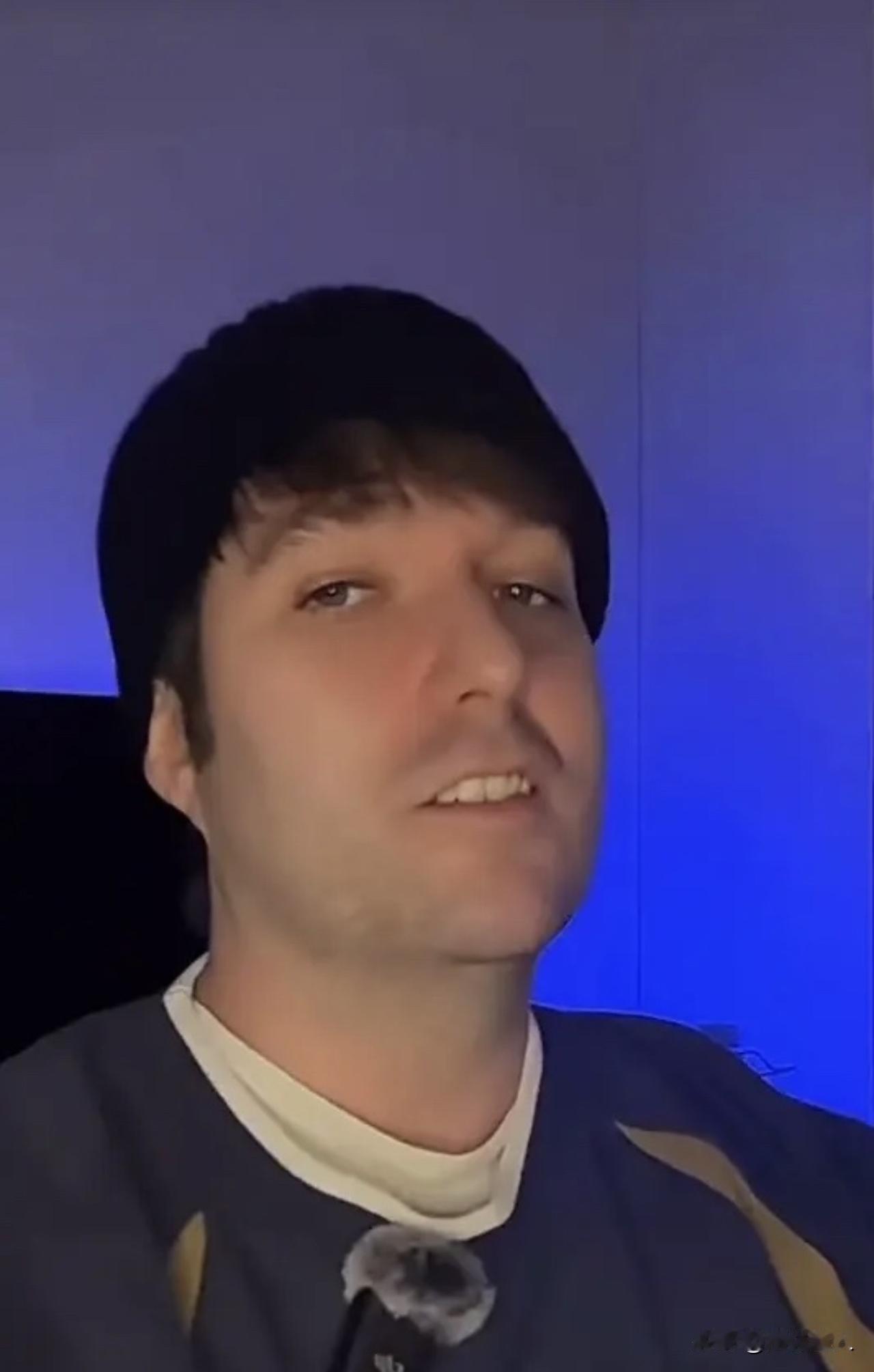 我在美国大学毕业后，三个月找不到工作，再一个月就破产了。所以；找到工作那一天