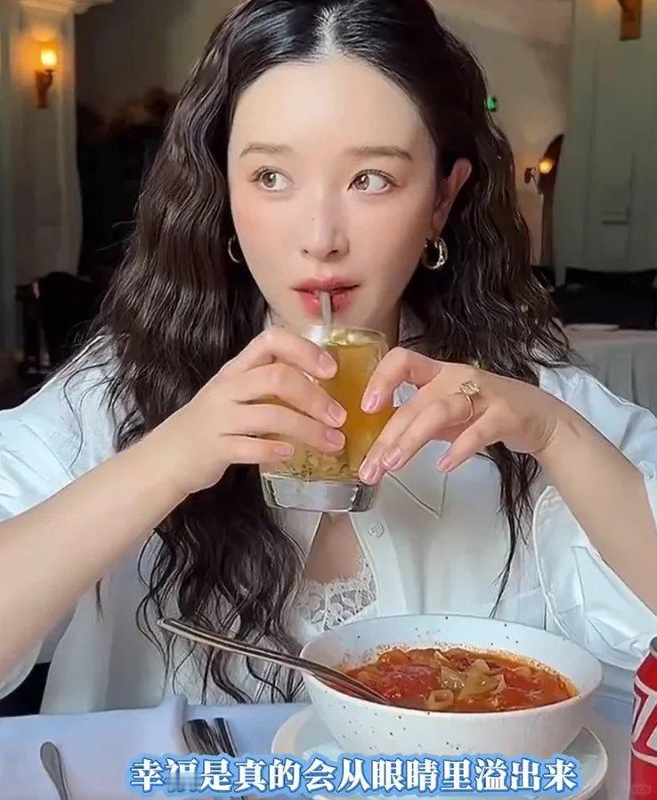 37岁阚清子孕晚期状态37岁阚清子孕晚期状态不错，被准爸爸照顾的很好，阚清子自曝