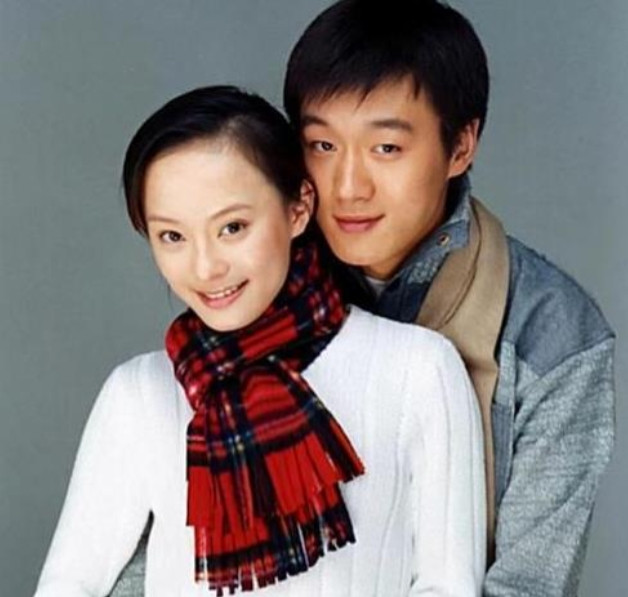 2010年，孙俪和邓超结婚时，佟大为直接在酒席上喝的酩酊大醉。邓超好奇地说：“你