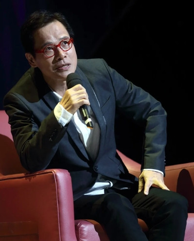 中国乐坛一共三张门票。罗大佑一张。崔健一张。李宗盛半张。周杰伦半张。其