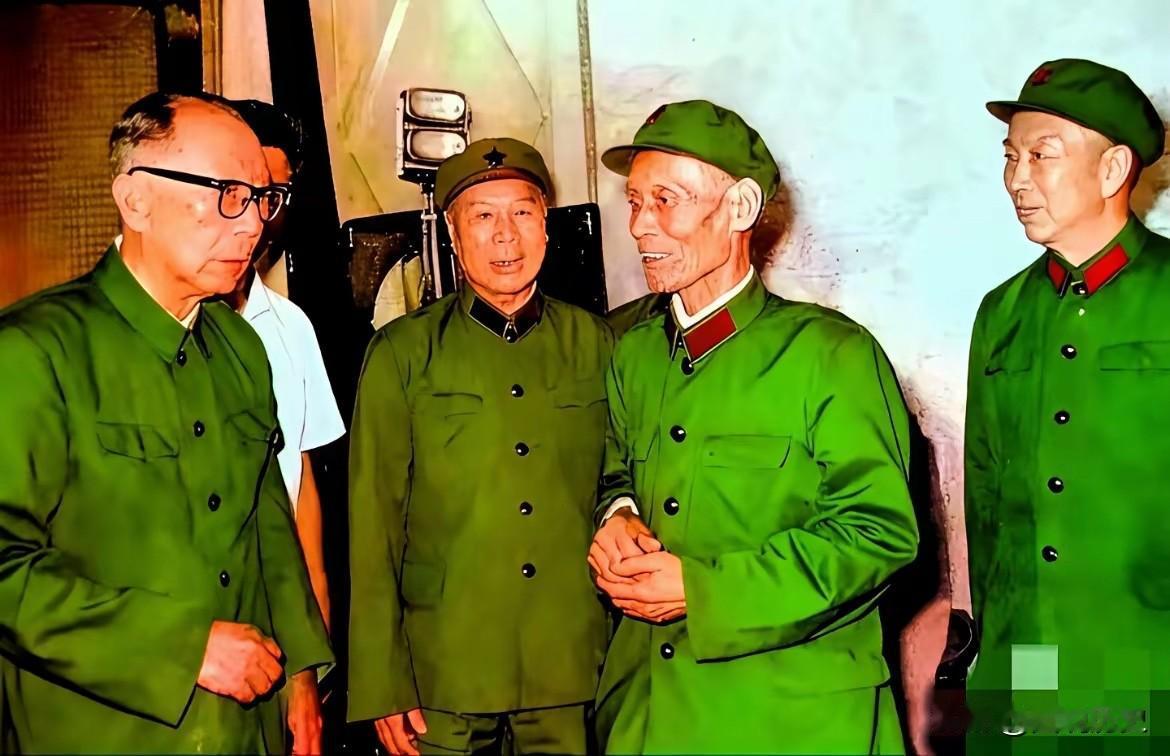 1983年6月16日，已经83岁高龄的聂帅在家中接见了“狼牙山五壮士”的唯一健在