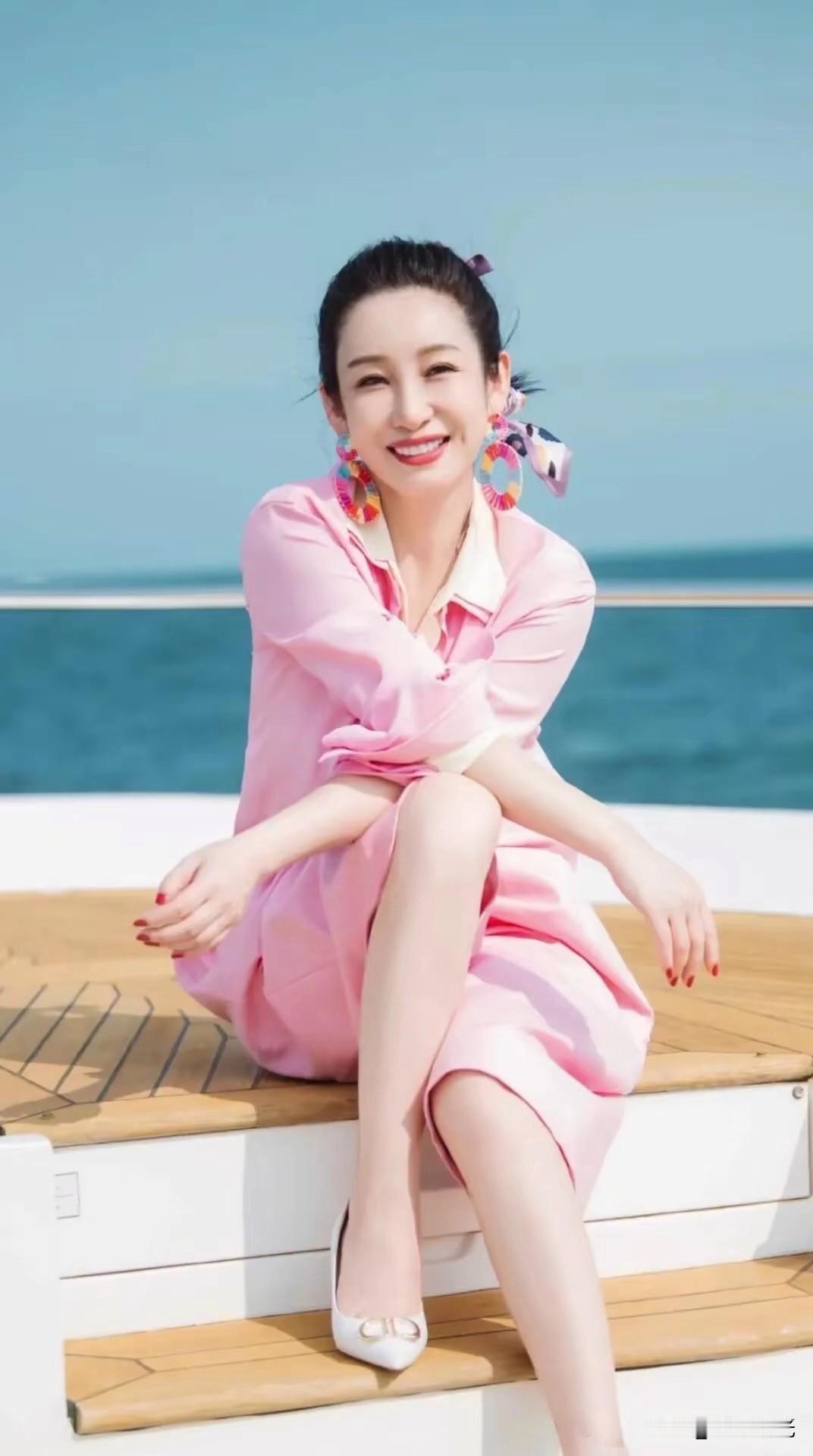 演员秦海璐说：“一天，我接到张嘉益的电话，想请我吃饭，我有些不解，好端端的为啥要