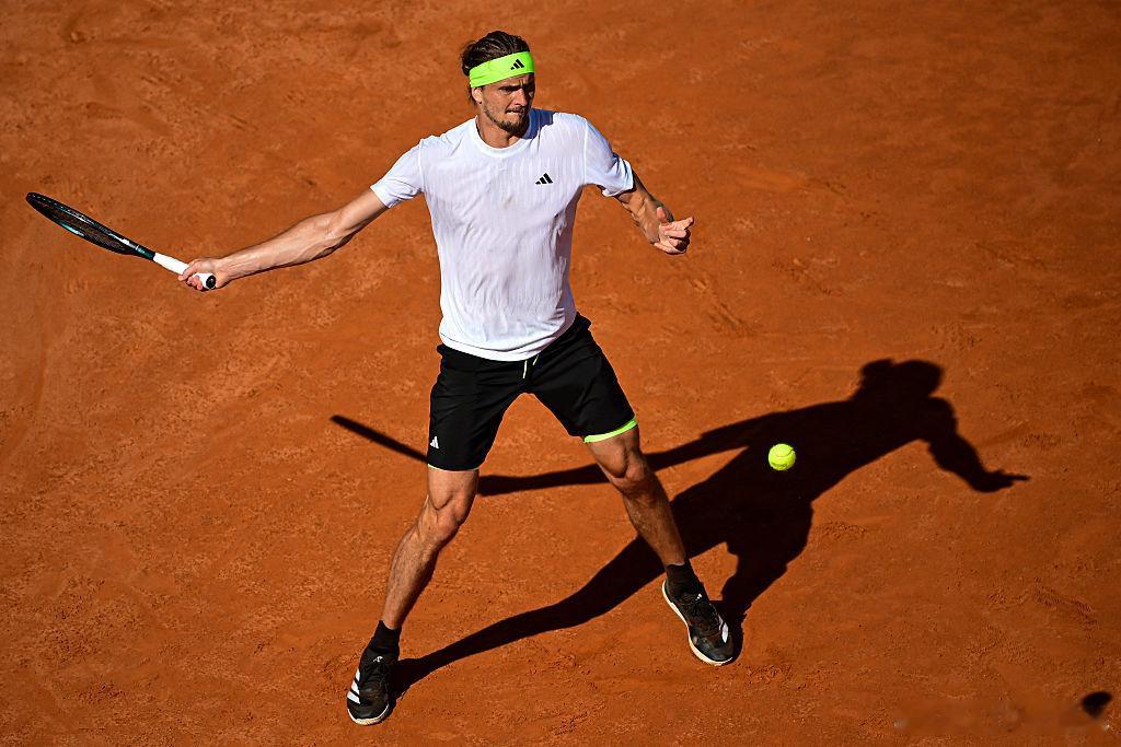 主场开门红✌️ATP500汉堡公开赛首轮，头号种子兹维列夫以6-17-6(5