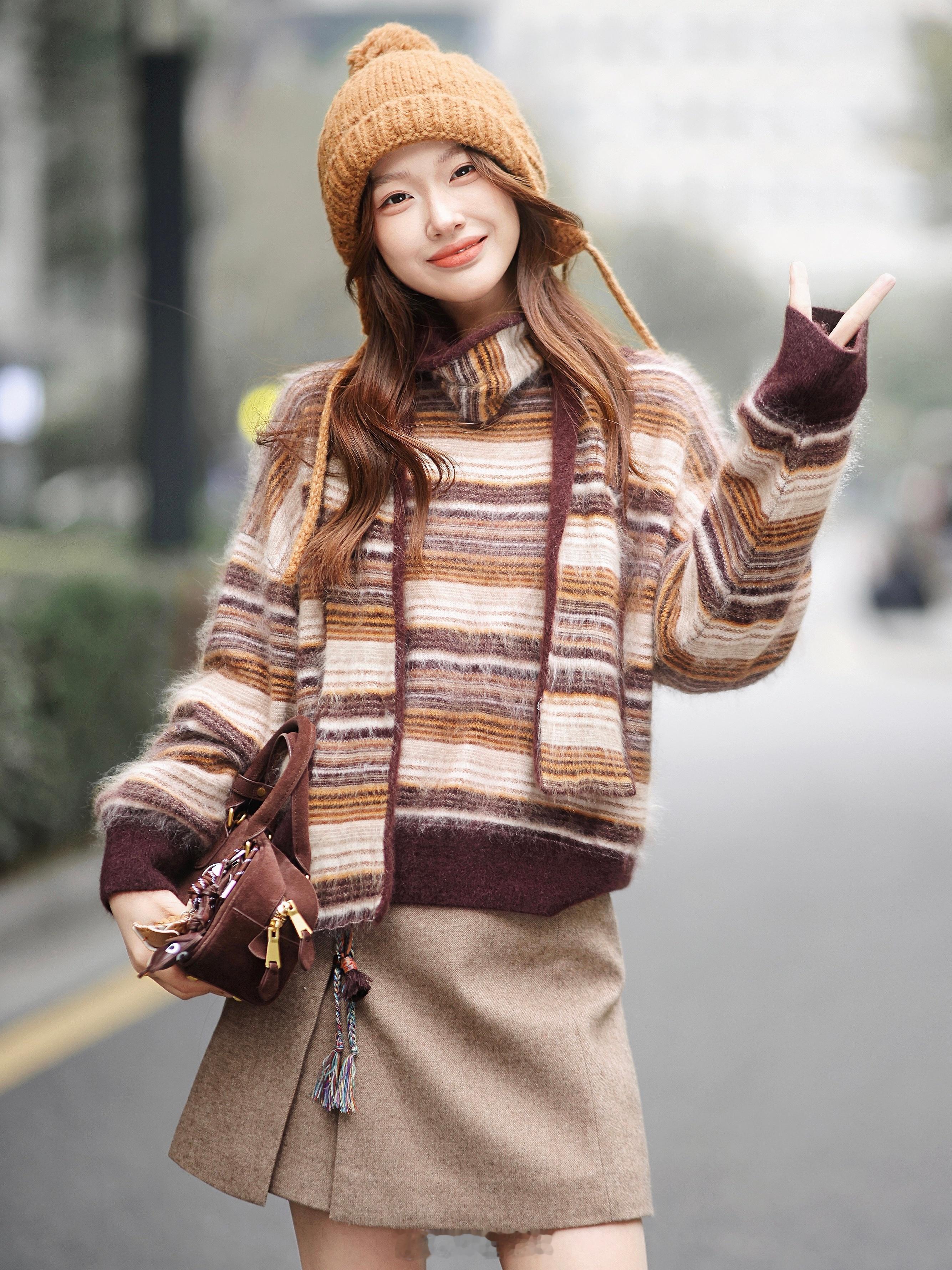 有谁和我一样啊啊！秋冬真的离不开条纹氛围感浓郁不说还不挑人穿搭配同