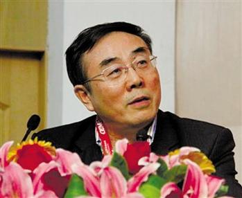 刘纪鹏近期公开发声，中国股市必须清醒过来，指数已经走到4000点，普通投资者却依