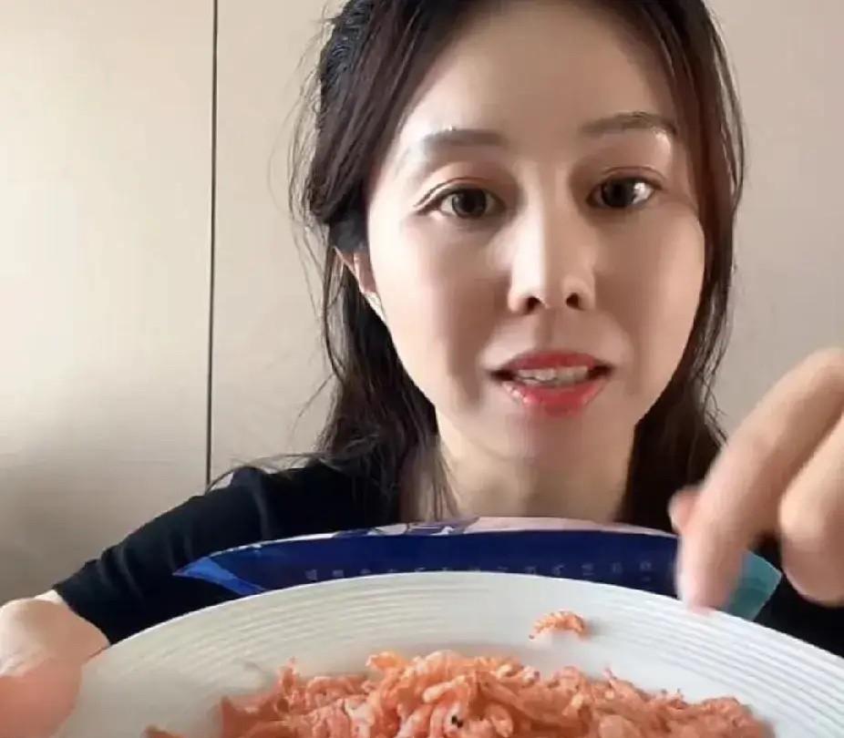 田静：我们真心待许妈，可却被忘记了。这份真挚的情谊，从郭威父母初到河南便