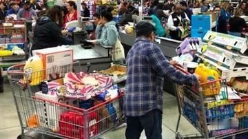 外媒突然发现，中国游客不爱出国、不爱买进口了，这是为什么？这几年，外媒就终于认清