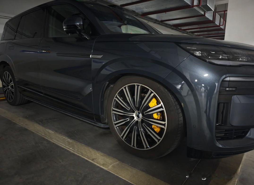 虽迟但到，空气悬架还是塌了之前看网上不少电车塌空气悬架的，这次终于轮到我了。