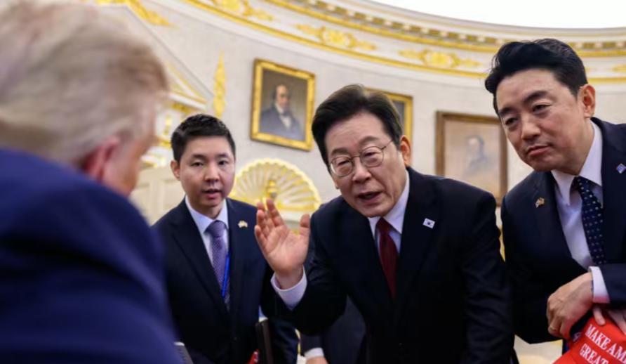 李在明和尹锡悦没什么不一样的，同样都是卑躬屈膝的对着美国。美国对他们的拿捏那是