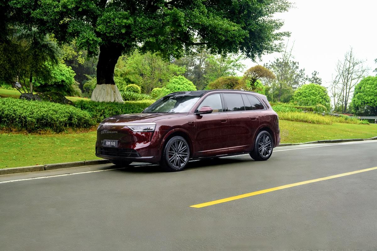 高端家庭选车避雷！问界M8焕新升级，安全才是硬豪华36-45万级高端家庭SUV