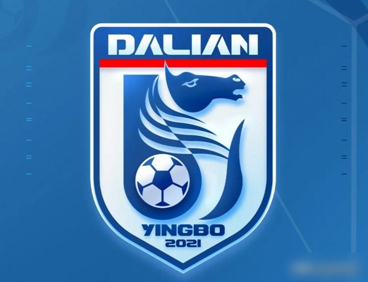 大连英博这操作挺有意思，专门开了个赛风赛纪会，还请来中超裁判给球员们上课。