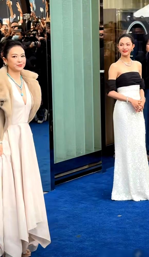 她曾抢C位，这次却躲章子怡？钟楚曦野心账算清了！你还记得VOGUE盛典她挤