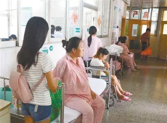 90后孕妇生完孩子回病房说冷, 没想到是产后大出血