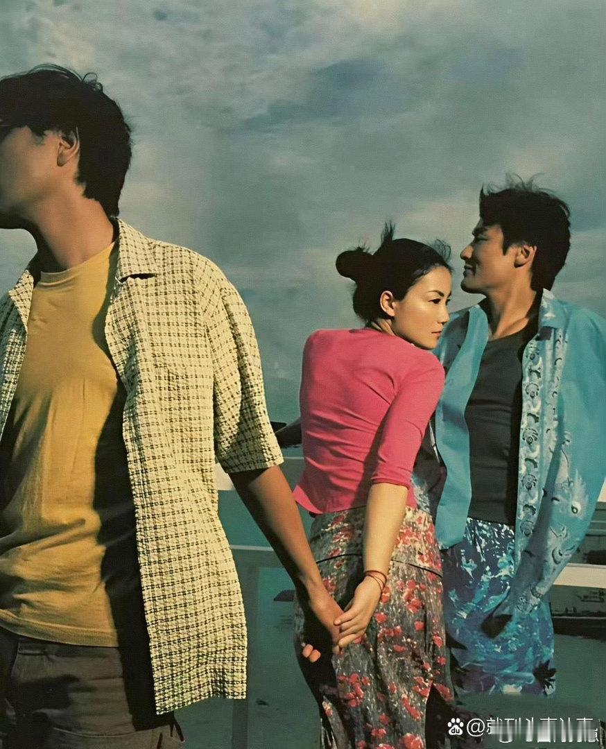 巅峰时期的王菲，风情与气质并存，妥妥的人间绝色。