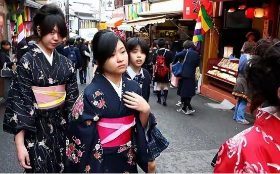 如果日本和中国开战，中国有大量日本人常驻上海，那结果会如何？他们大量聚集高档小区