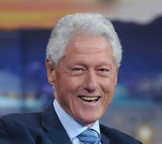 谁能想到？美国前总统克林顿曾公开爆料了一个震惊世界的历史细节：2000年他还在任