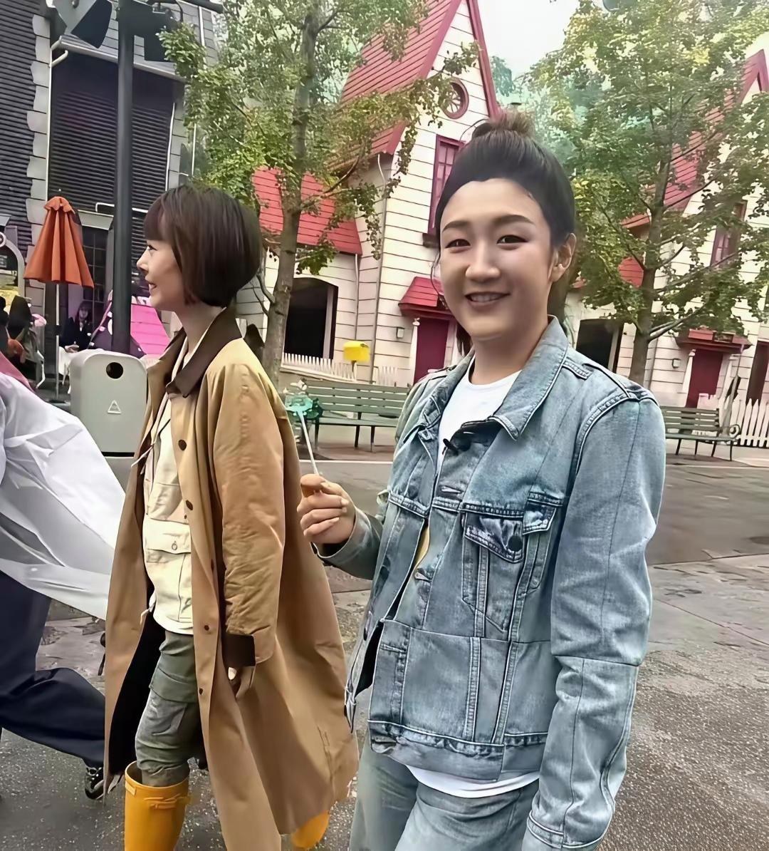 看到陈梦这张照片，实在有点忍不住想笑。难不成是自己动手化的妆？整体妆容看着格