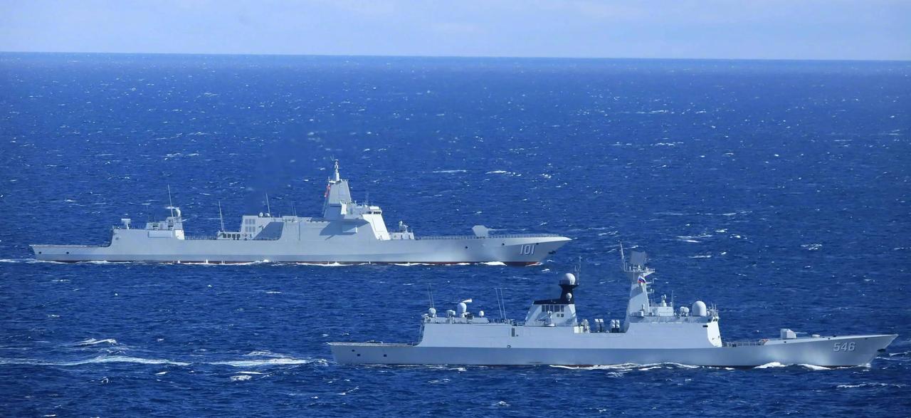 什么叫火力全开？美军看055，为何就像咱们当年看F22的感觉？为何美国人现在看