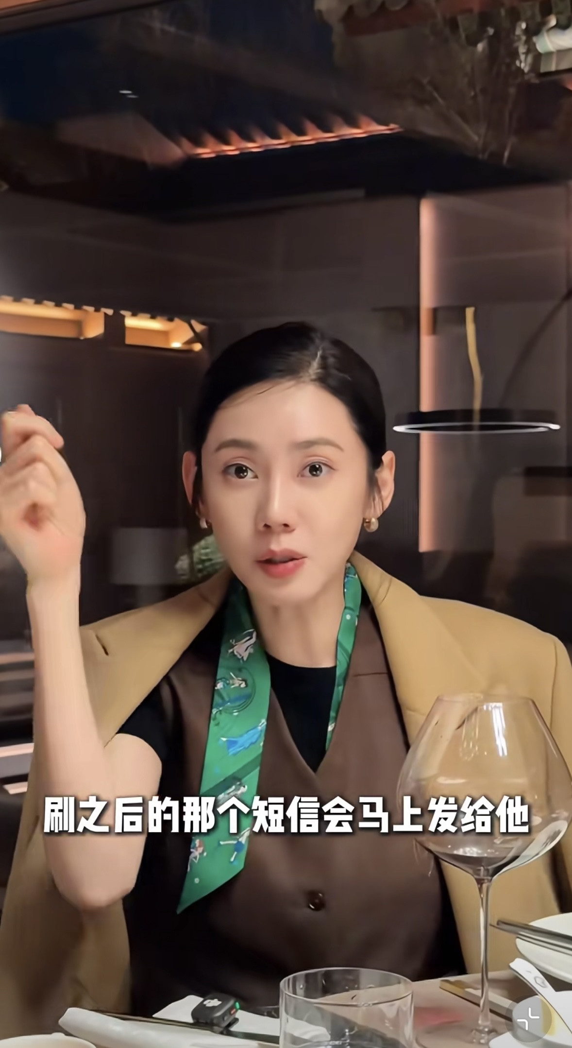 秋瓷炫于晓光，这才是真夫妻！秋瓷炫和于晓光的一段视频冲上热搜。原因是两口子深