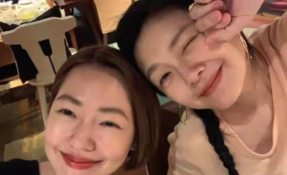 你以后要供养她了，如果不拿钱，小心她告你。s妈死了大s还有两个女儿可以依靠，