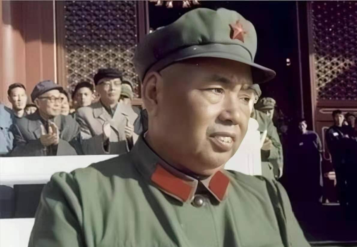 许世友获悉开国中将路过南京，当即怒说道：这还了得，我亲自去车站截住他！1963