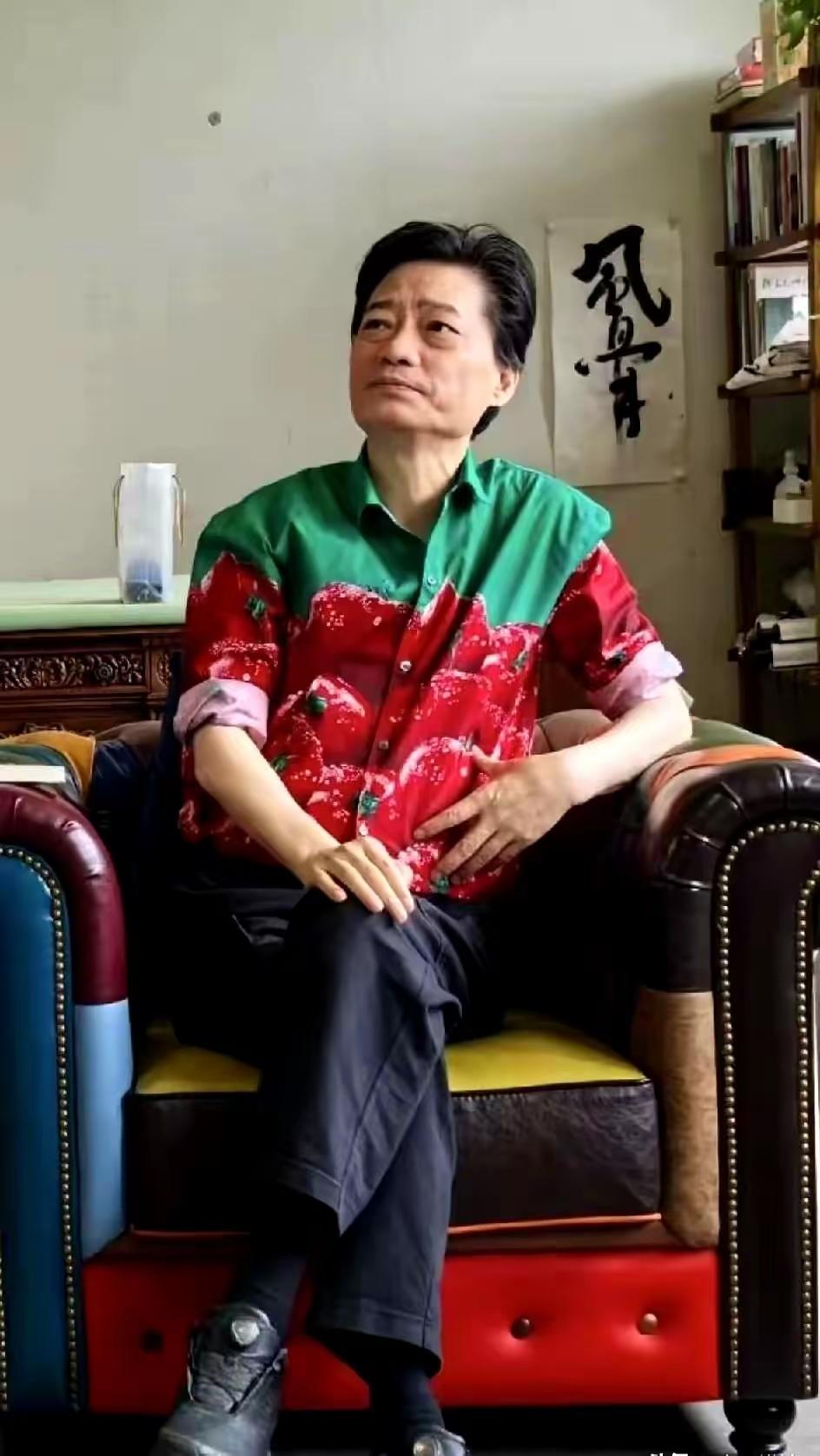 他是央视主持人最感说真话的人你们认识他吗？他的主持风格很沉稳，很有魅力，就算