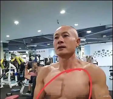 健身真的要量力而行啊！爆四川那个跑马拉松的老哥，没了。58岁，一身肉硬邦邦的。