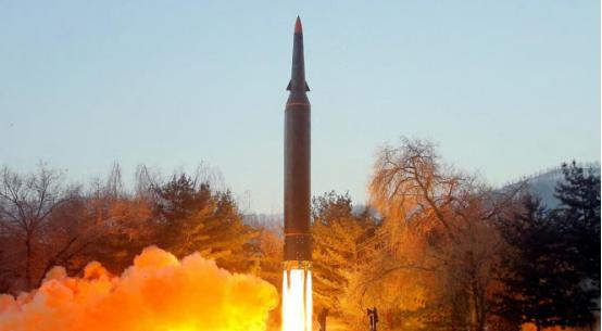 特朗普真正的“克星”来了，一枚高超音速导弹升空，直指美方本土1月5日的清晨