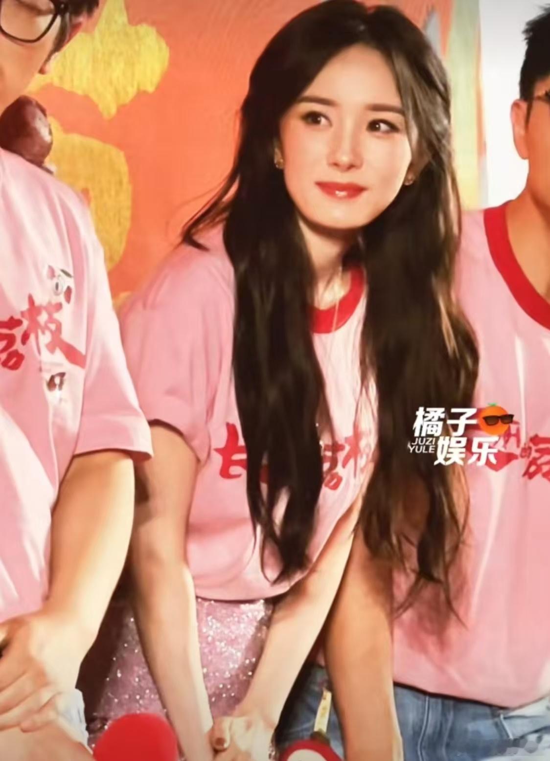 杨幂探头这一下挺好​​​